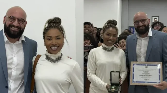 Ebony recebe Medalha Professor Darcy Ribeiro da Câmara Municipal de Queimados
